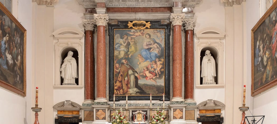 Altar_of_the_Church_of_St._Valentine_in_Terni_with_the_saint's_tombr